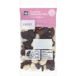 Woolworths Fruit & Almond Mix With Yoghurt 80g